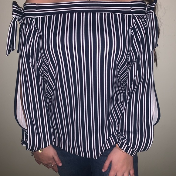 NWT Banana Republic Off the shoulder top - Picture 2 of 4